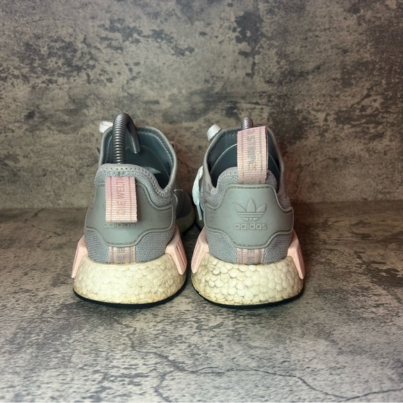Adidas NMD R1 Sneakers BY3058 Womens sz 8 grey/pink - Picture 4 of 7
